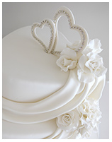 Hearts & Roses Wedding Cake